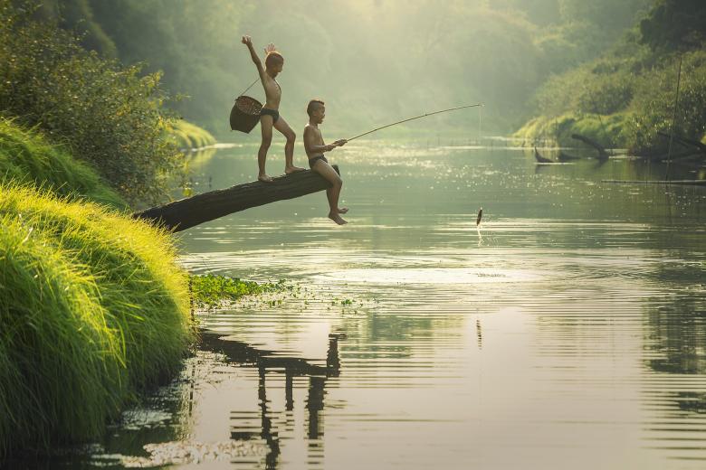 Free stock image of Fishing on the Edge created by Pixabay