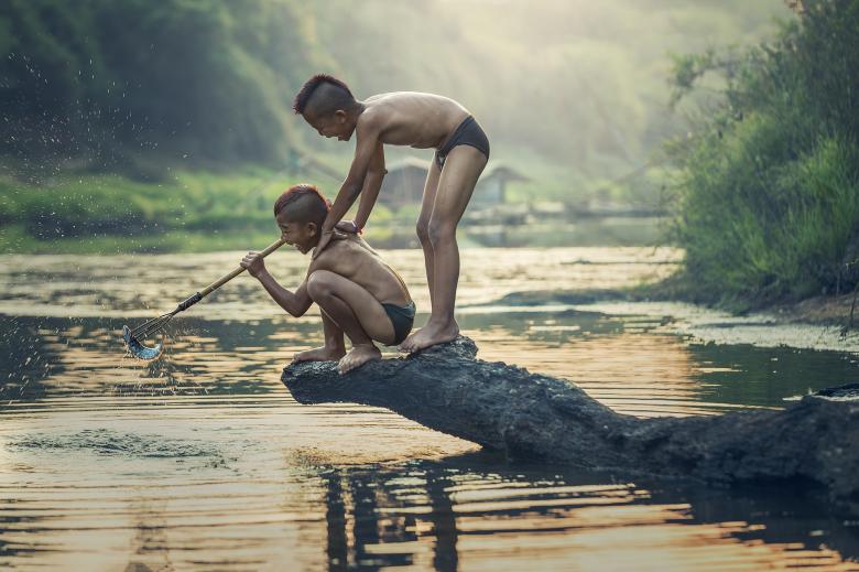 Free stock image of Fishing on the Edge created by Pixabay