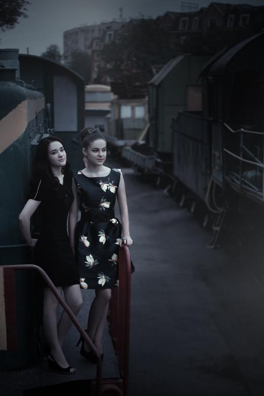 Free stock image of Girls at the Station created by Pixabay