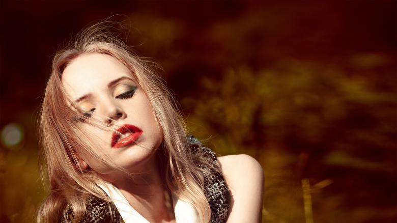Free stock image of Blonde Girl created by Pixabay