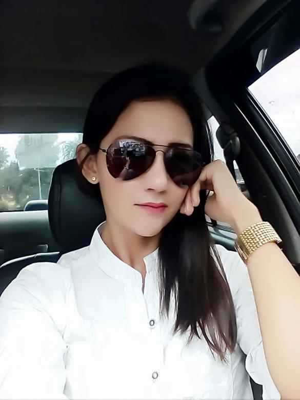 Free stock image of Her in White created by Satrio aribowo