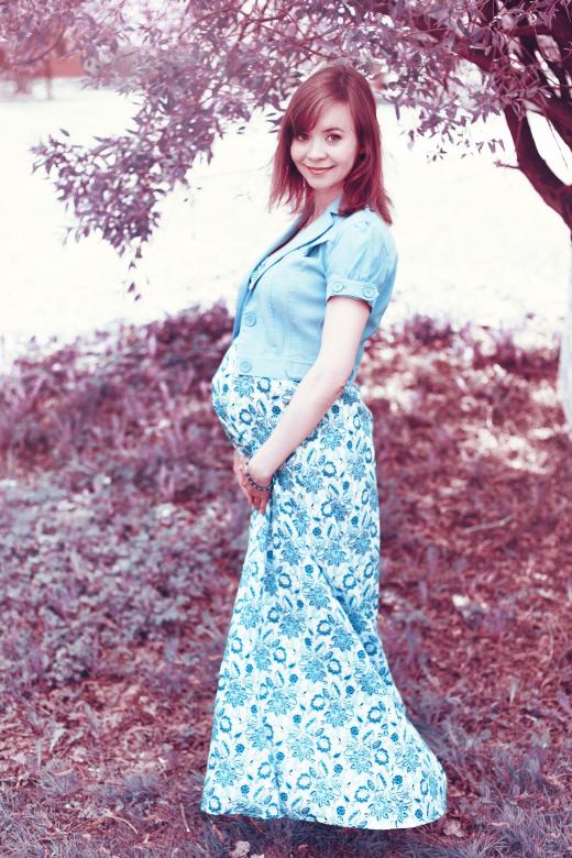 Free stock image of Pregnant Woman created by Pixabay