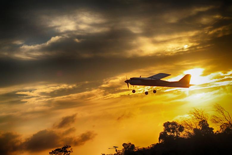 Free stock image of Sunset Flight created by Satrio aribowo
