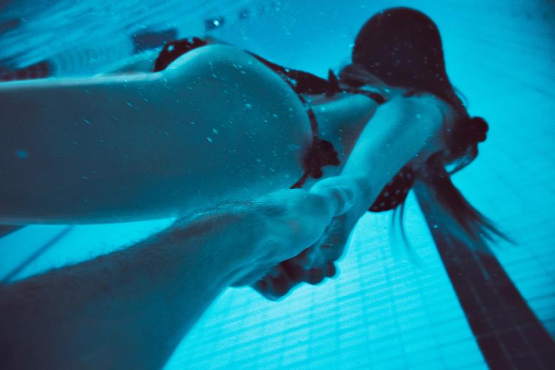 Free stock image of Underwater Swimming created by Pixabay