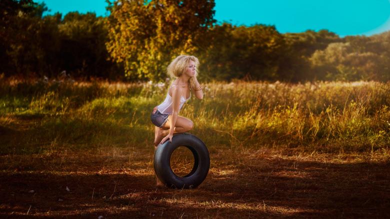 Free stock image of Girl with a Wheel created by Pixabay
