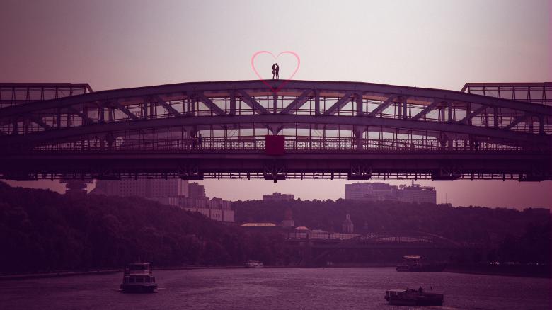 Free stock image of Lovers on the Bridge created by Pixabay
