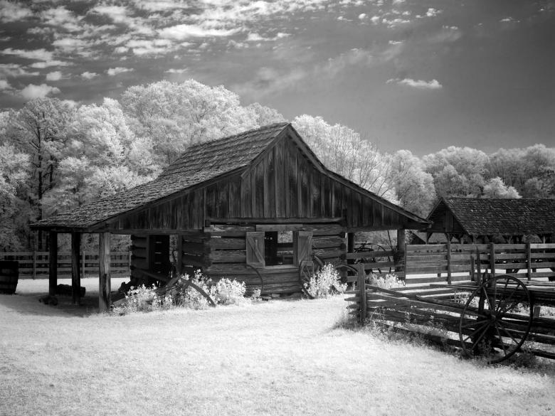 Free stock image of Wooden Barn created by Pixabay