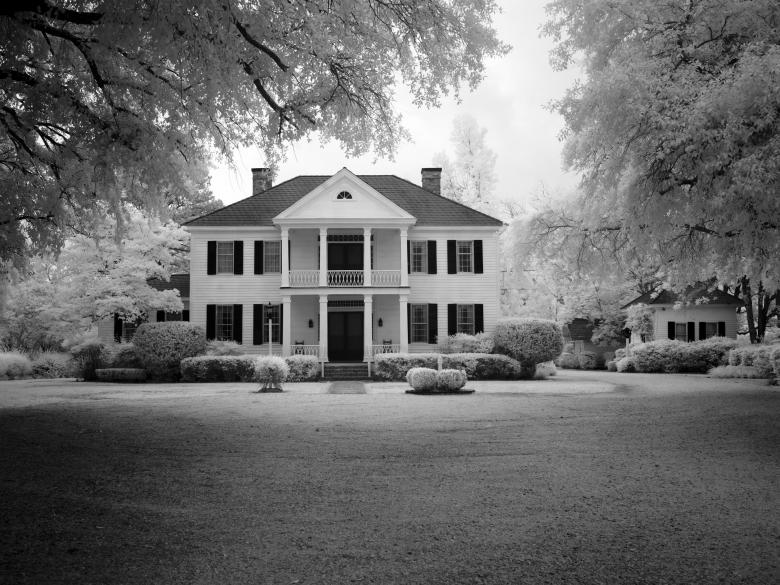 Free stock image of Manor House created by Pixabay