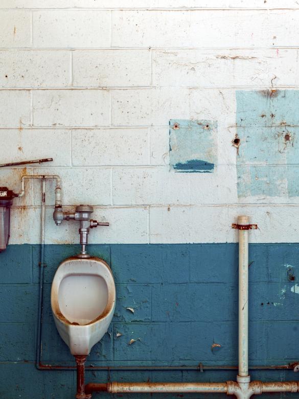 Free stock image of Old Toilet created by Pixabay