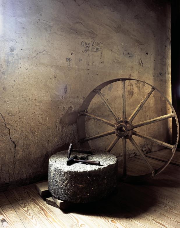 Free stock image of Old Wheel created by Pixabay