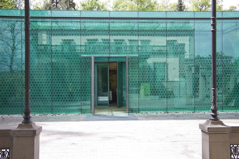 Free stock image of Glass Building created by Pixabay