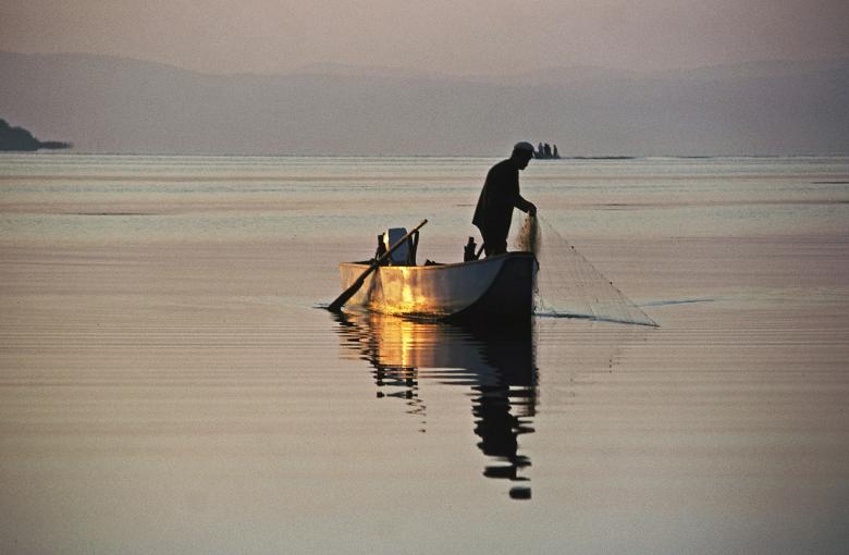 Free stock image of Fishing in the Lake created by Pixabay