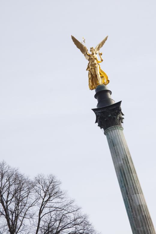 Free stock image of Statue in the City created by Pixabay
