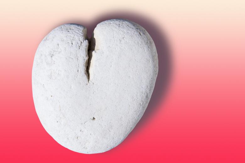 Free stock image of Stone Heart on Pink created by Pixabay