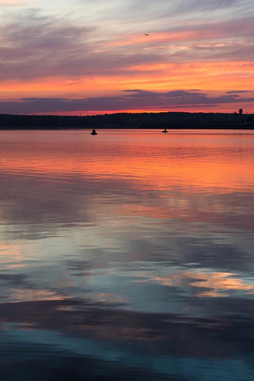 Free stock image of Sunset at the River created by Pixabay
