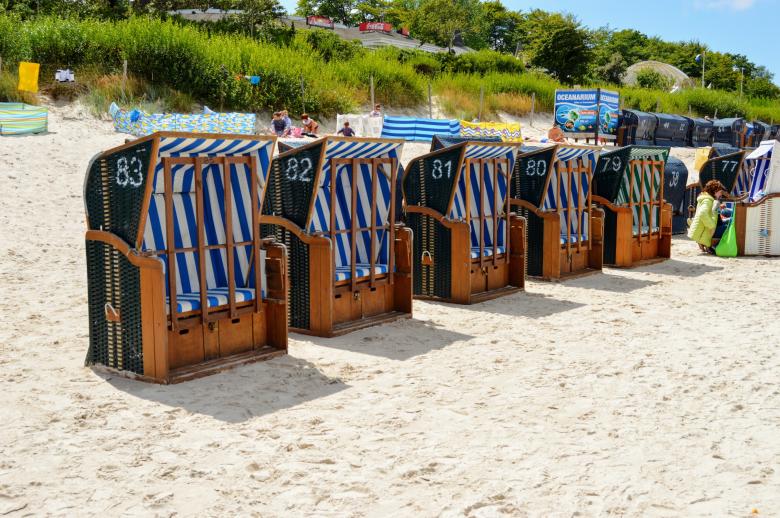 Free stock image of Sun beds - basket on a sandy beach created by Ivan Shidlovski