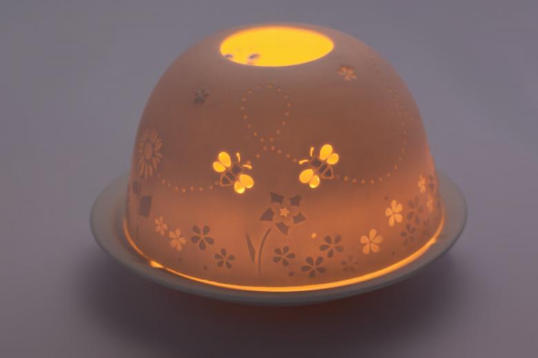 Free stock image of Beautiful Lamp created by Pixabay