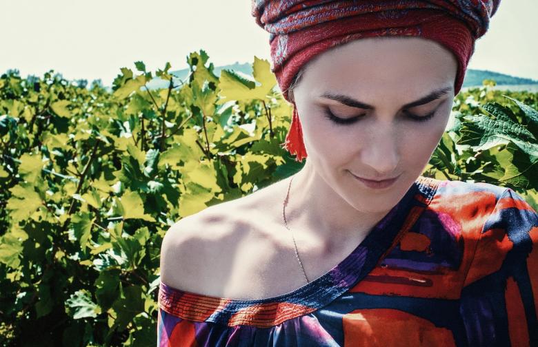 Free stock image of Girl in Vineyard created by Pixabay