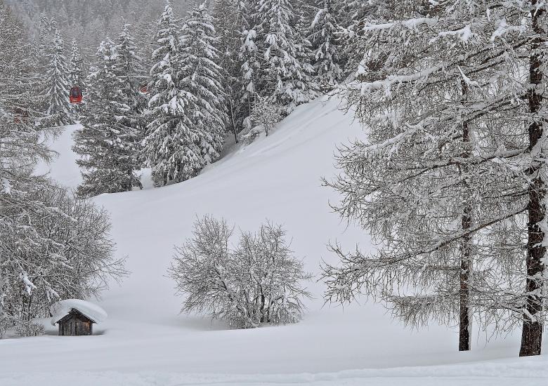 Free stock image of Frozen Mountain created by Pixabay