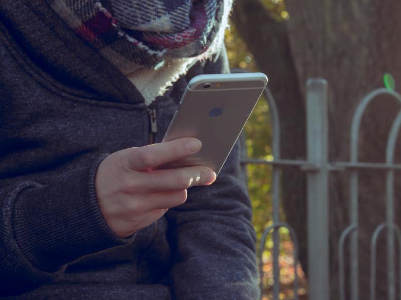 Free stock image of Apple Mobilephone created by Pixabay