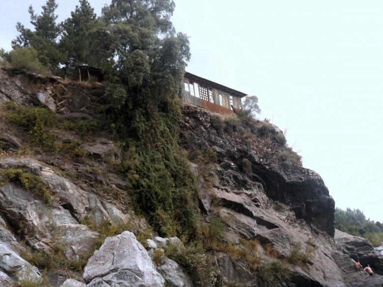 Free stock image of House in Danger created by cristian adolfo  pavez fuenzalida