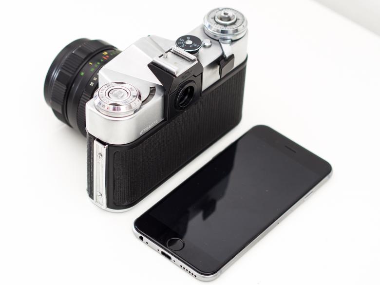 Free stock image of Camera and Mobile created by Pixabay