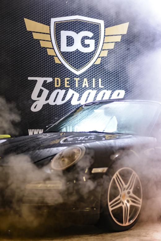 Free stock image of Porsche in the Garage created by Pixabay