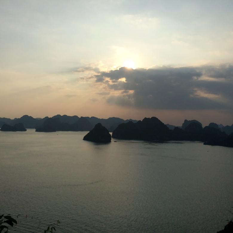 Free stock image of Ha Long Bay Sunset created by Jie-Jie 李介介