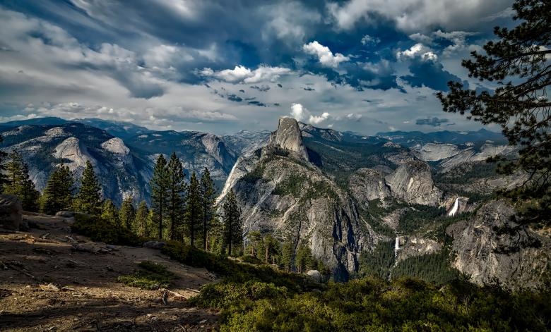 Free stock image of Yosemite  created by Pixabay