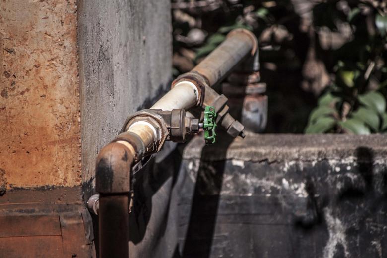 Free stock image of Gritty valve and pipe created by Eduardo Soares Bogosian