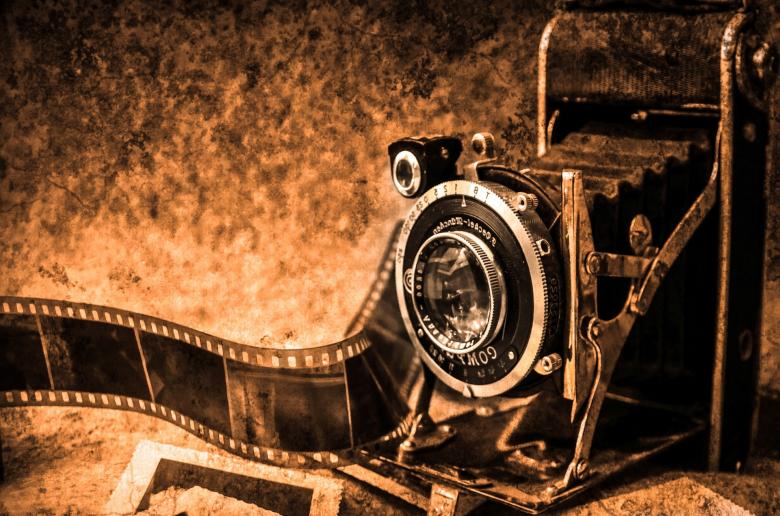 Free stock image of Old Camera created by Pixabay