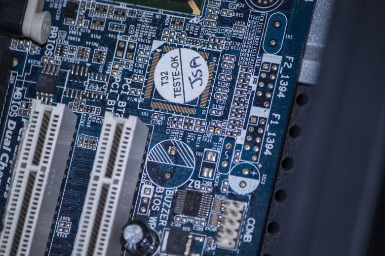 Free stock image of Computer Circuit Board created by Eduardo Soares Bogosian