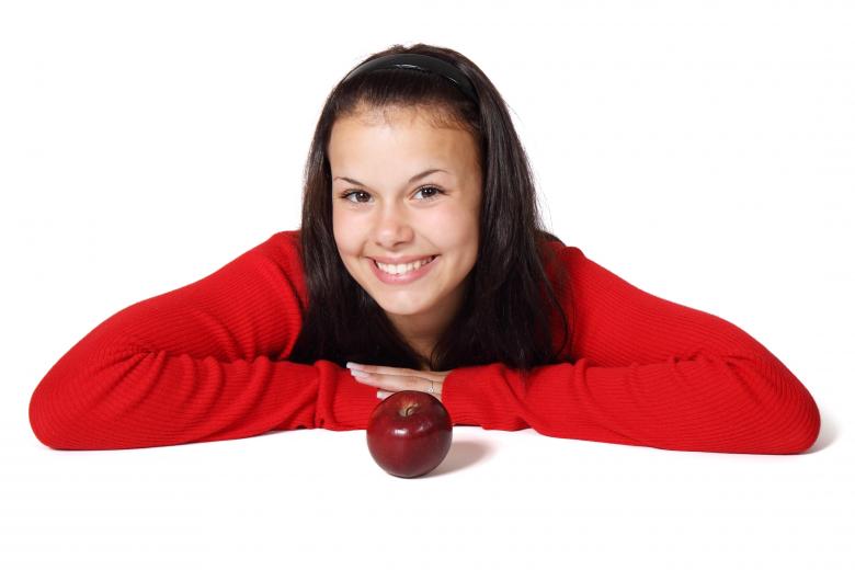 Free stock image of Apple on the Table created by Pixabay