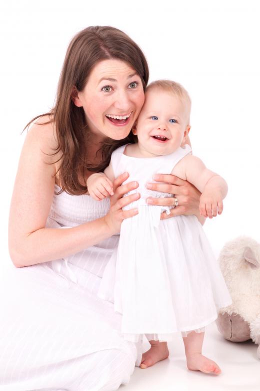 Free stock image of Baby with Mother created by Pixabay