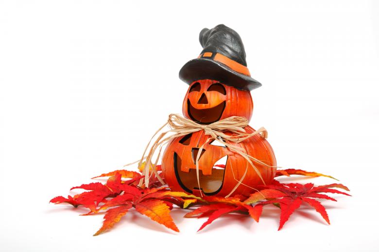 Free stock image of Two Halloween Pumpkins created by Pixabay
