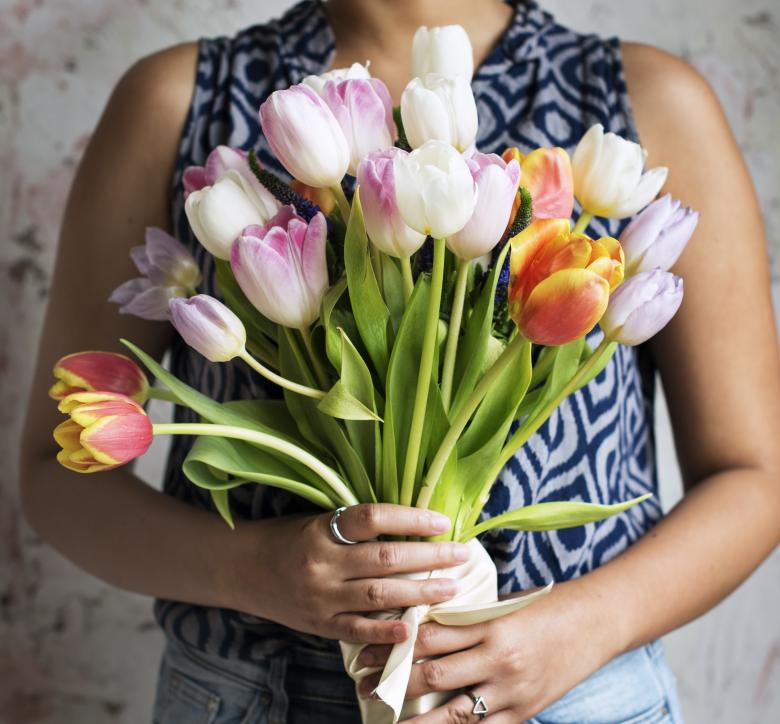 Free stock image of Girl with Flowers created by Pixabay