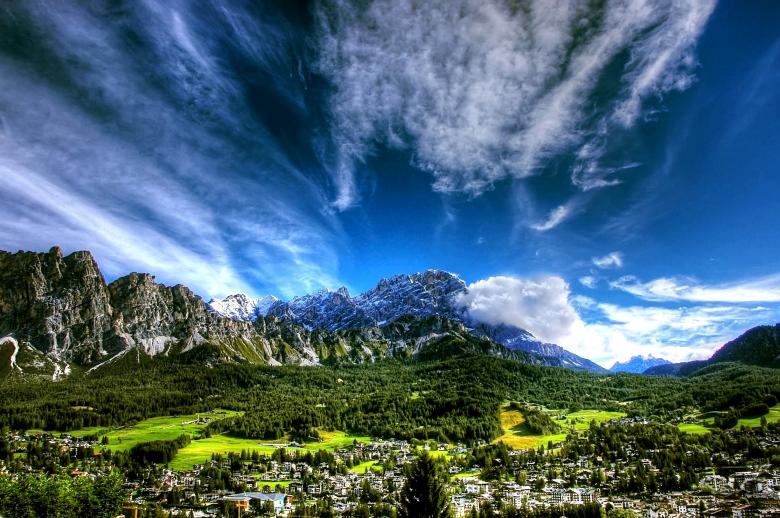 Free stock image of Cortina d Ampezzo created by Pixabay