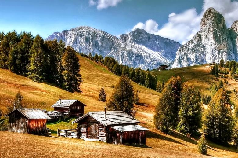 Free stock image of Cabins on a Height created by Pixabay