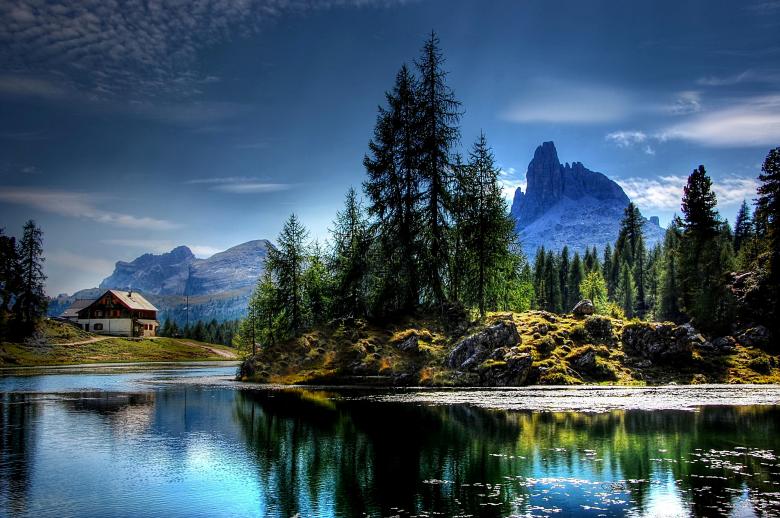 Free stock image of Lago Federa created by Pixabay