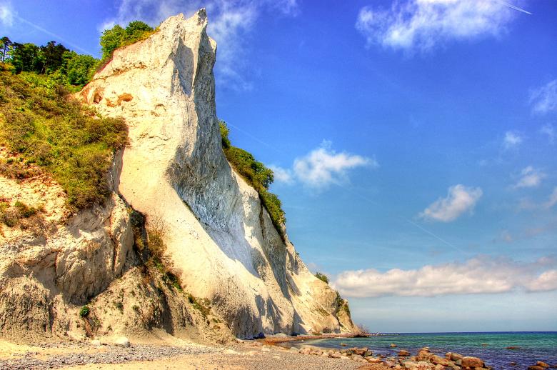 Free stock image of Cliff near the Ocean created by Pixabay
