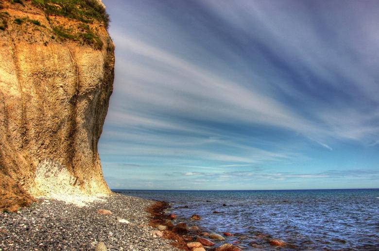 Free stock image of Cliff near the Ocean created by Pixabay