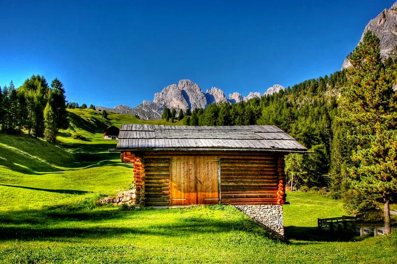 Free stock image of Val Gardena created by Pixabay
