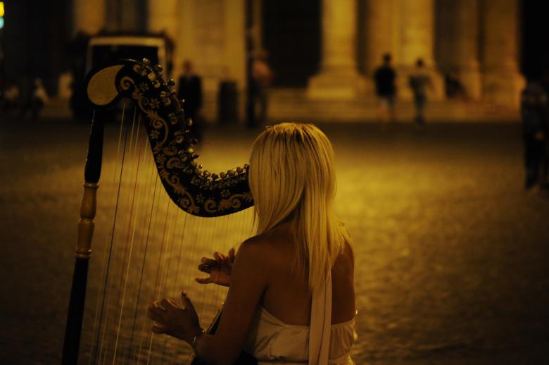 Free stock image of Playing the Harp created by Pixabay