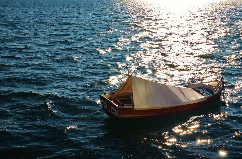 Free stock image of Boat in the Ocean created by Pixabay