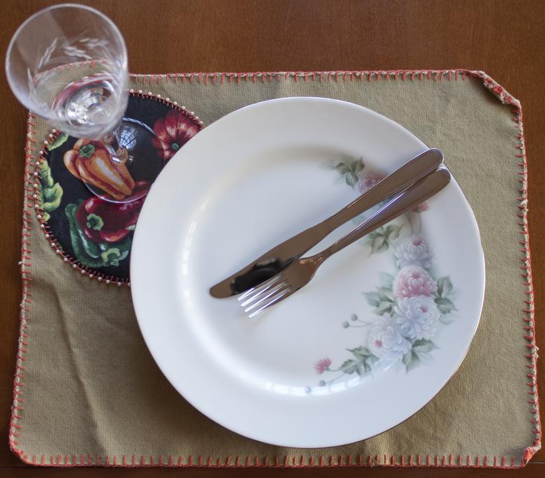 Free stock image of Dinner Plate, Cutlery and Glass created by Eduardo Soares Bogosian