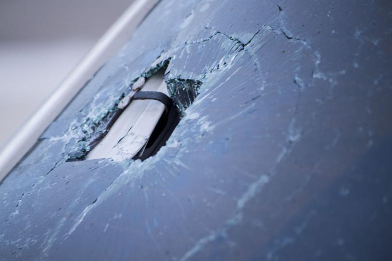 Free stock image of Smashed Windshield created by Eduardo Soares Bogosian