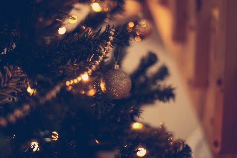 Free stock image of Christmas Tree Bauble Closeup created by Bjorgvin