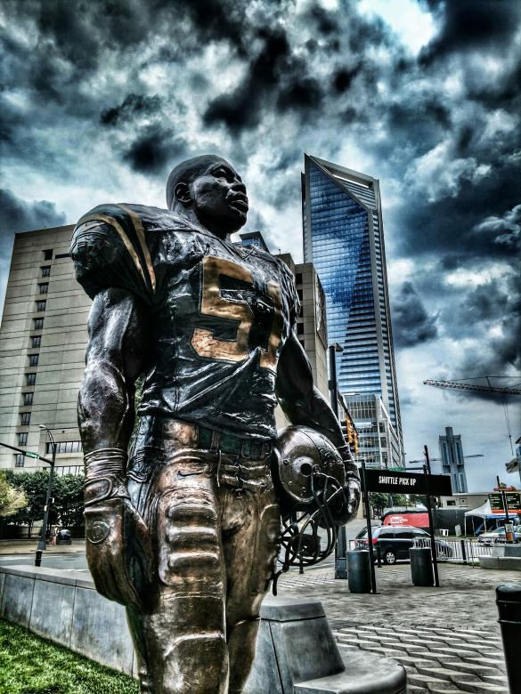 Free stock image of NFL Player Statue created by agphotostock.com