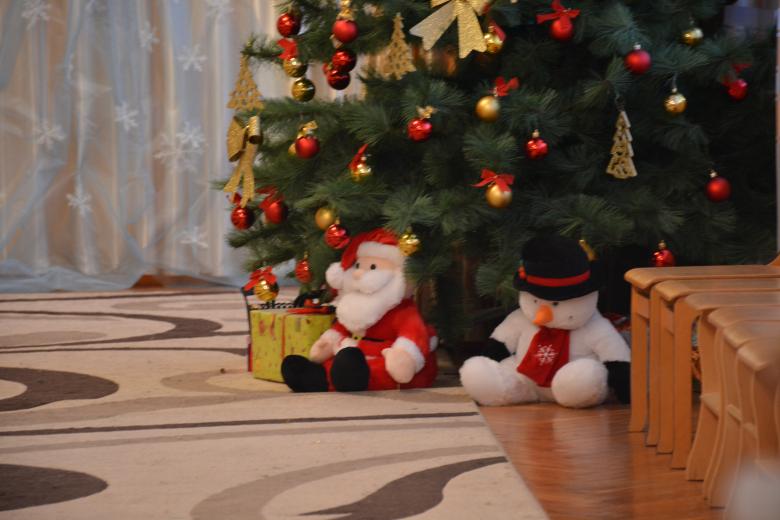 Free stock image of Christmas Tree with Santa and Snowman created by Batu Berk