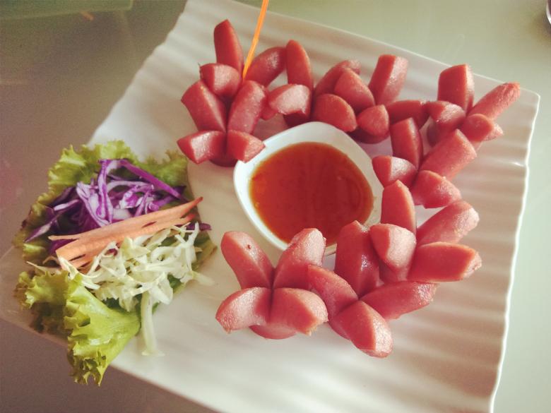 Free stock image of Sausage plate with salad created by Batu Berk